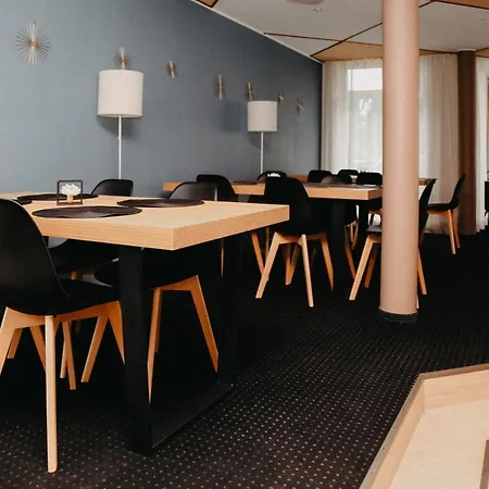 Hotel Vesiroos * Parnu