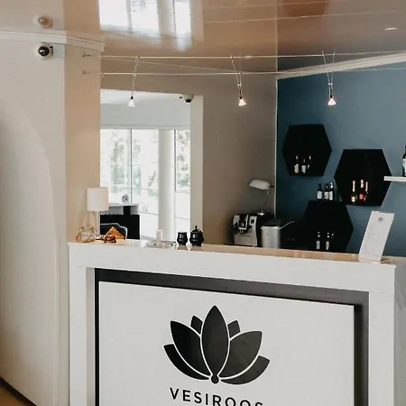 Hotell Hotel Vesiroos Parnu