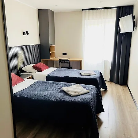 Vesiroos Hotel *