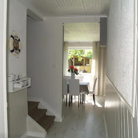 Hotel Vesiroos Parnu