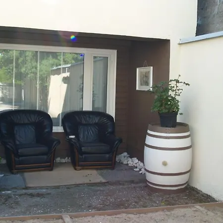 Готель Vesiroos *