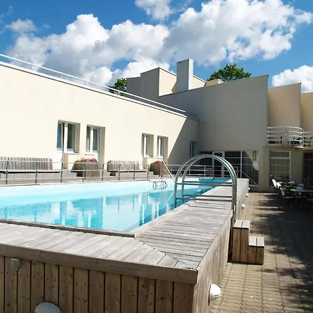 Hotel Vesiroos Parnu