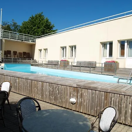 Hotel Vesiroos *