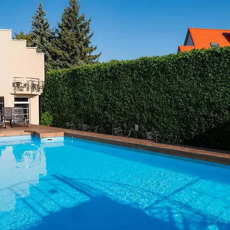 Hotel Vesiroos * Parnu