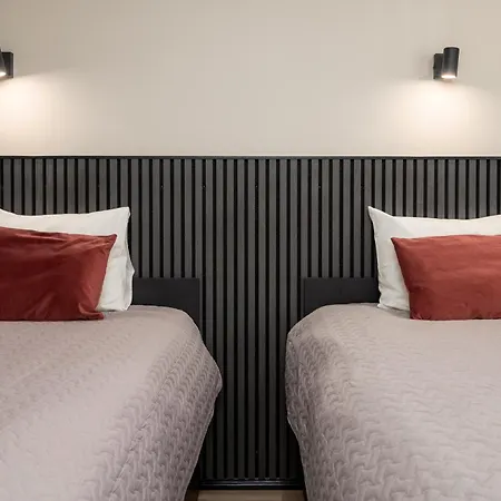 Vesiroos Готель