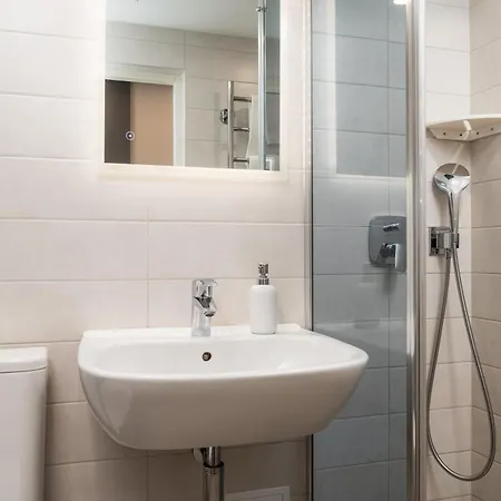 Hotell Hotel Vesiroos *