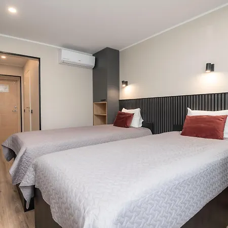 Hotell Hotel Vesiroos Parnu