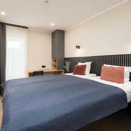 Hotel Vesiroos *