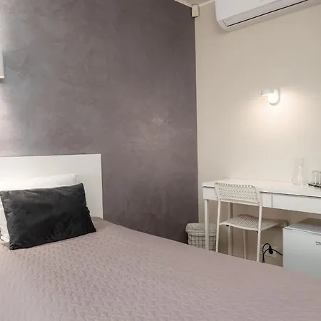 Hotel Vesiroos *